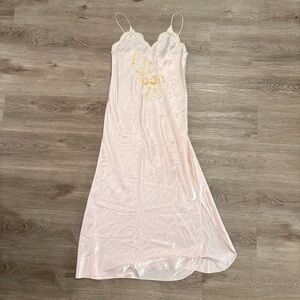 Victoria's Secret Vintage Gold Label
Maxi Gown Lingerie Pink Small
Romantic